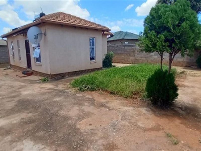 House For Sale in Lehae, Johannesburg - Photo 3