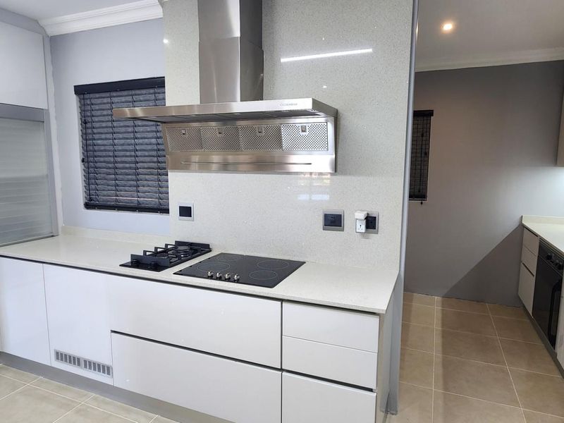 Apartment For Sale in La Lucia Ridge, La Lucia, Umhlanga, KwaZulu Natal - Photo 4