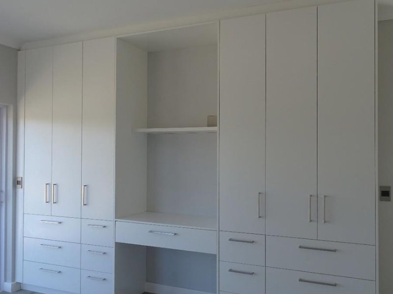 Live Secure. Live Spacious. Live the Estate Dream. - Photo 4