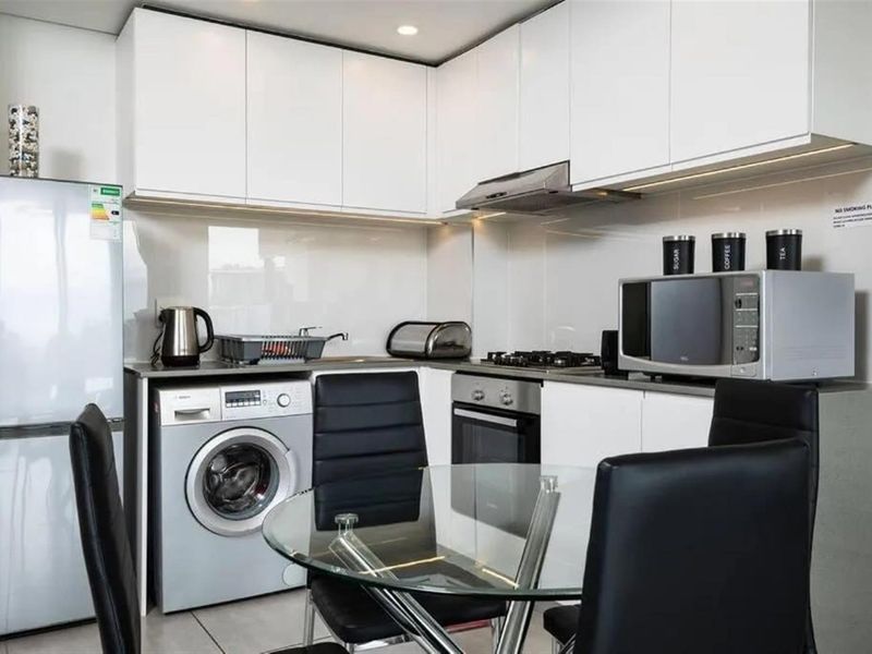 Stunning Views! Modern Fully Furnished 1-Bedroom Apartment with Sea Views - Photo 3