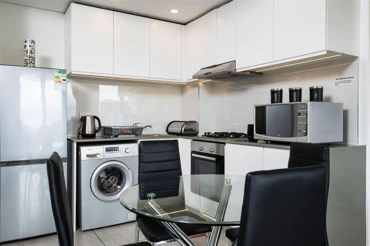 Stunning Views! Modern Fully Furnished 1-Bedroom Apartment with Sea Views - Photo 3