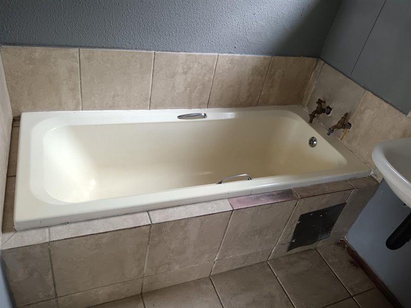 2 Bedroom House To Rent in Cosmo Creek , Roodepoort - Photo 6