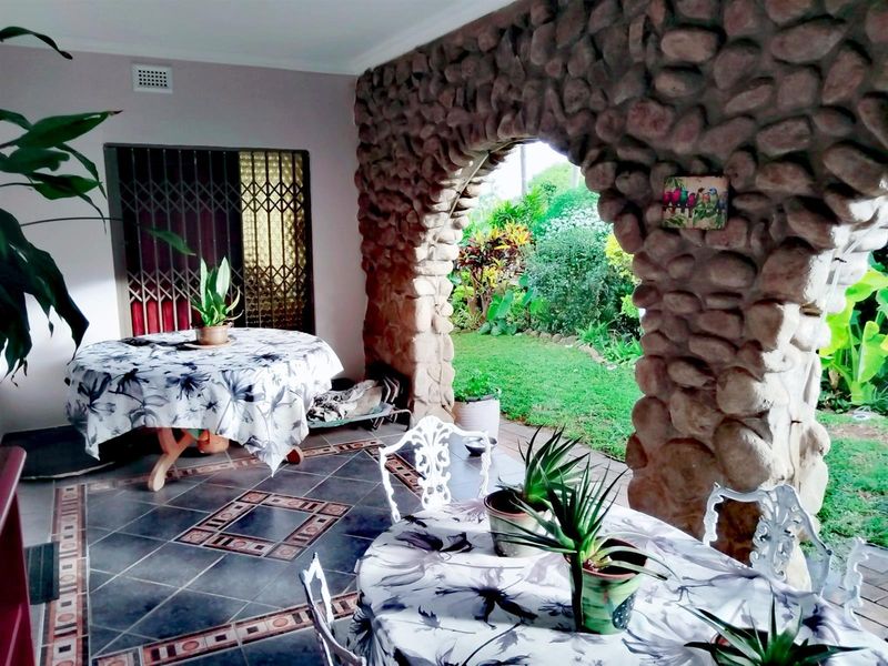 Piture Perfect Family Home - Photo 9