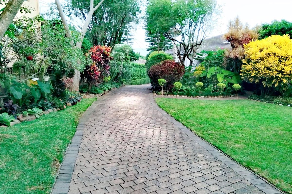 Piture Perfect Family Home - Photo 4