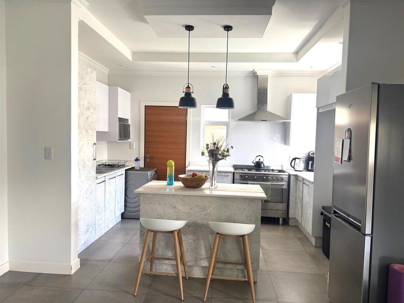 Kingfisher Close - Photo 2