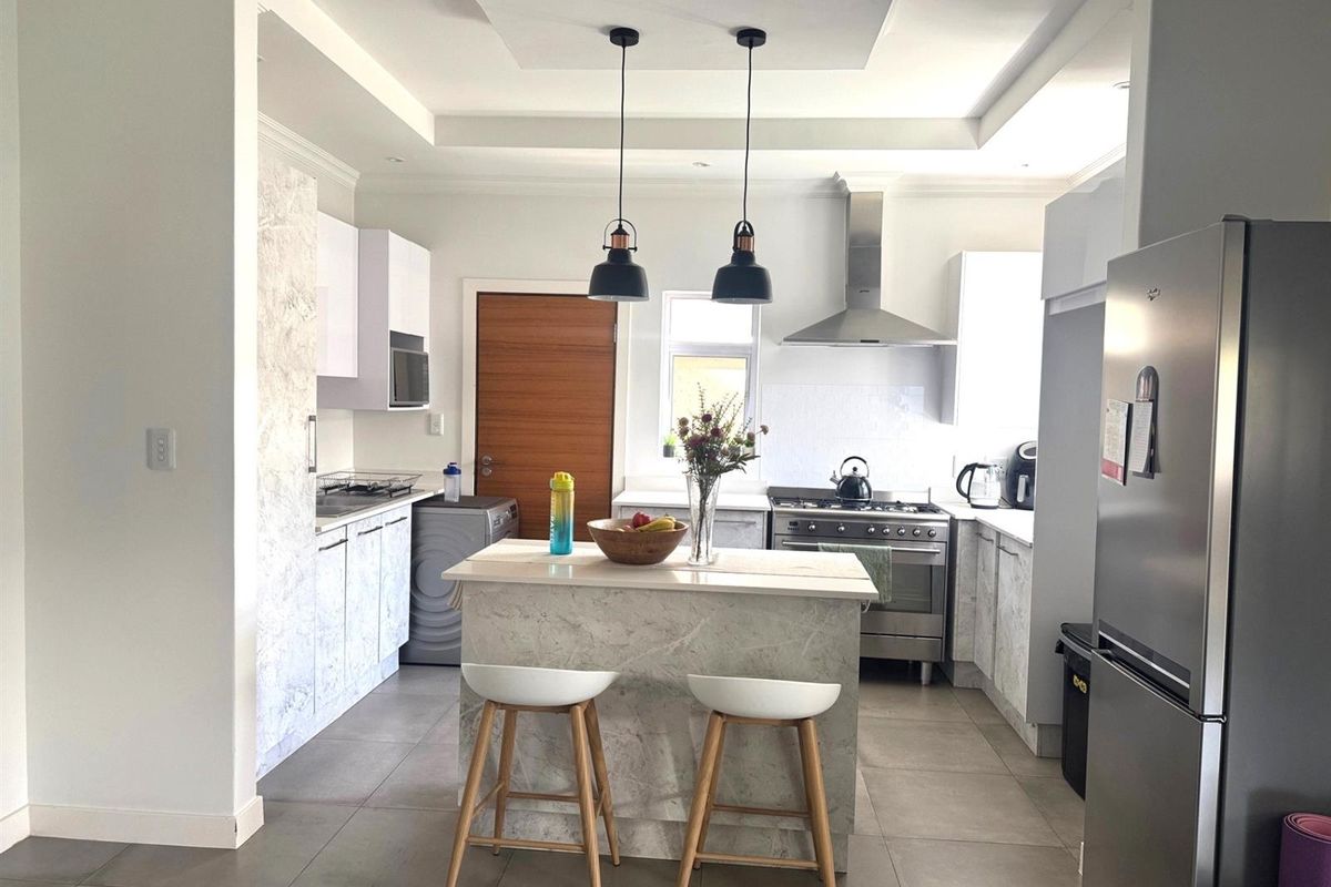 Kingfisher Close - Photo 2