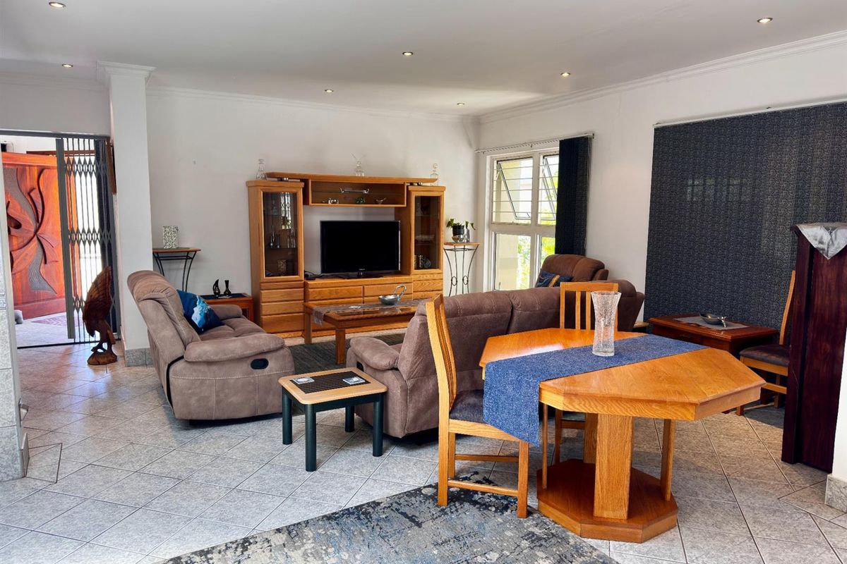 House For Sale in Die Wilgers, Pretoria - Photo 4