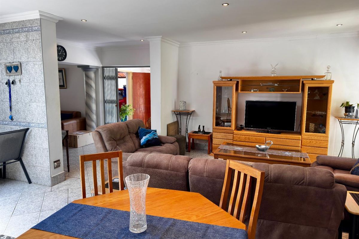 House For Sale in Die Wilgers, Pretoria - Photo 5