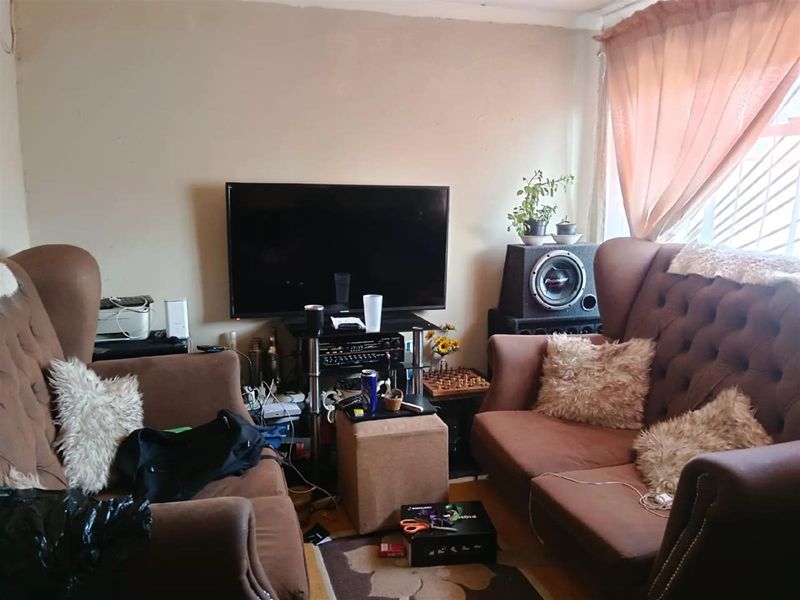 House For Sale in Tladi, Soweto - Photo 8