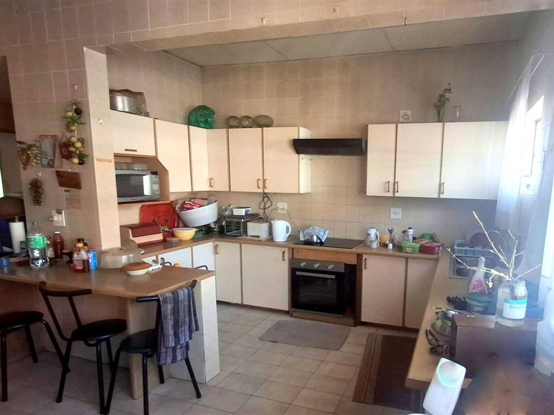 LARGE MALVERN HOME WITH THREE COTTAGES AND PARKING - Photo 5