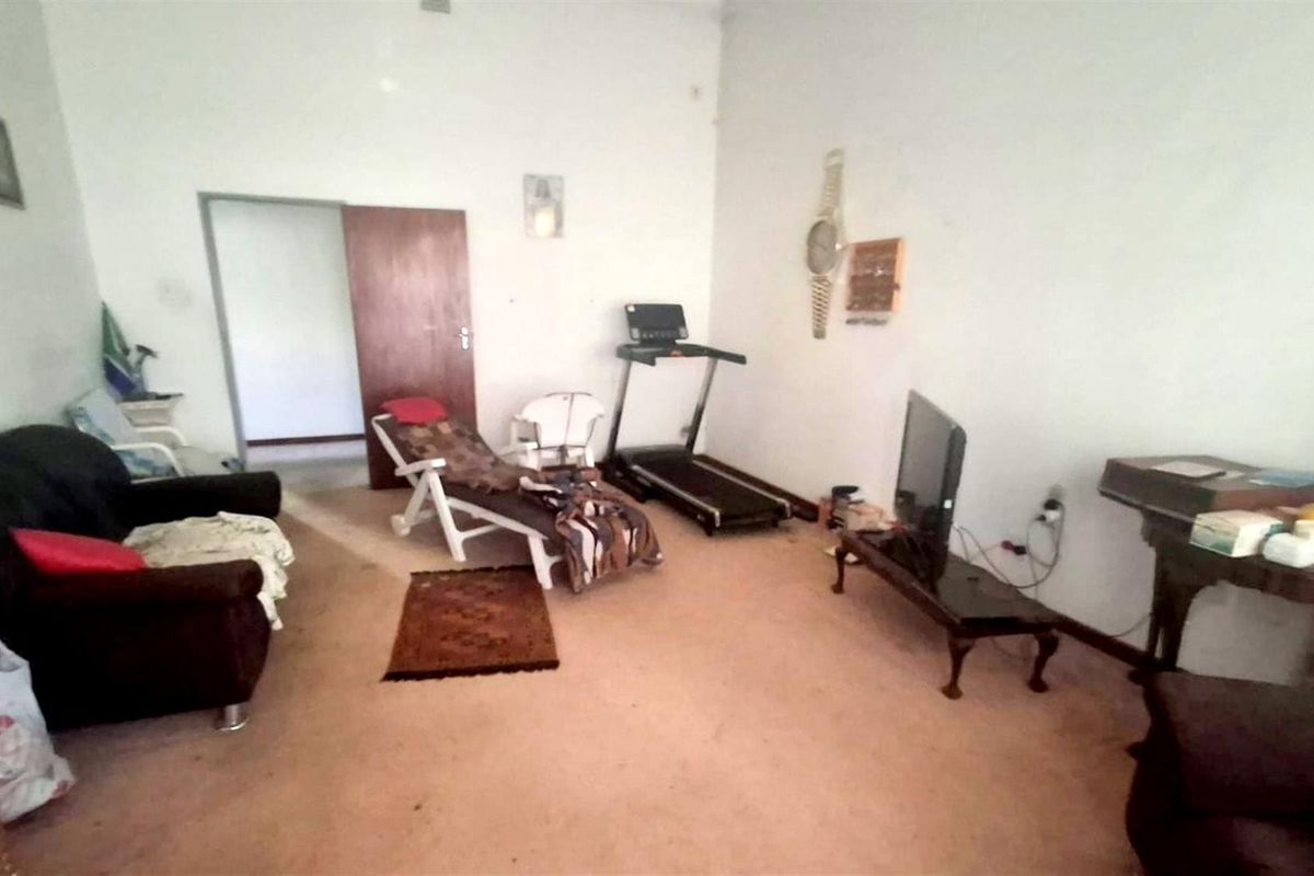 LARGE MALVERN HOME WITH THREE COTTAGES AND PARKING - Photo 4