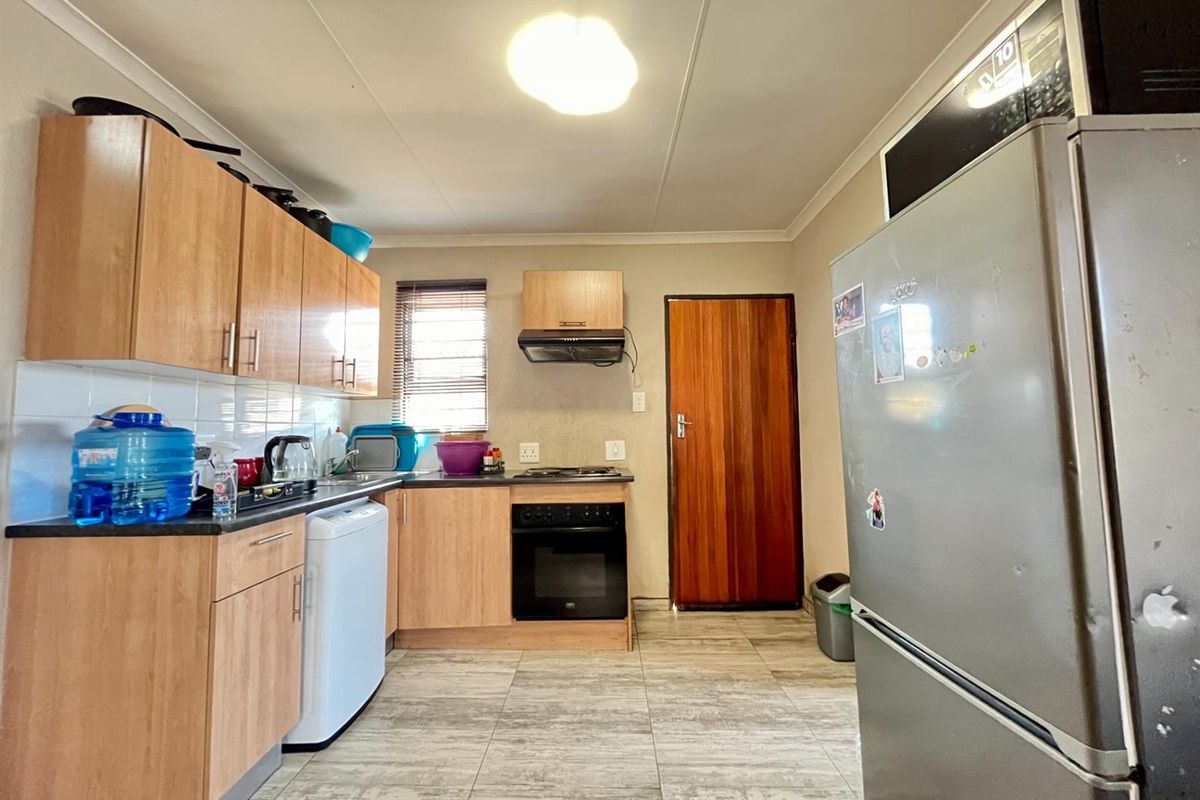 House For Sale in Boksburg - Photo 2