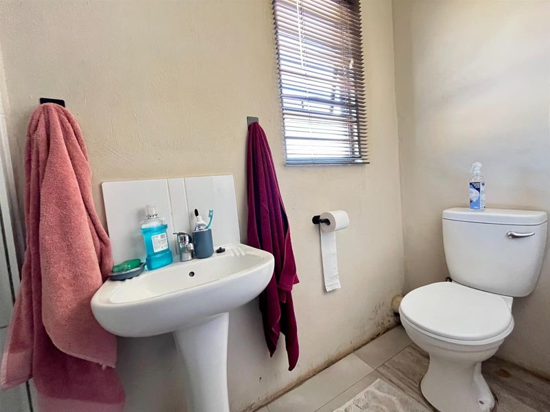 House For Sale in Boksburg - Photo 9