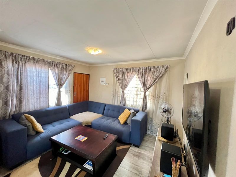 House For Sale in Boksburg - Photo 3