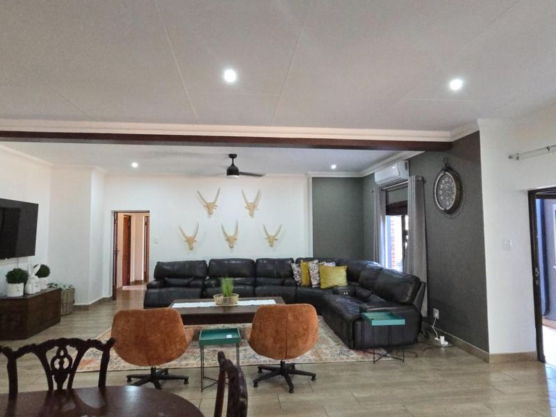 Where Family Memories Are Made - A Beautiful Double Storey Home in Roberts Estate, Clubville - Photo 8