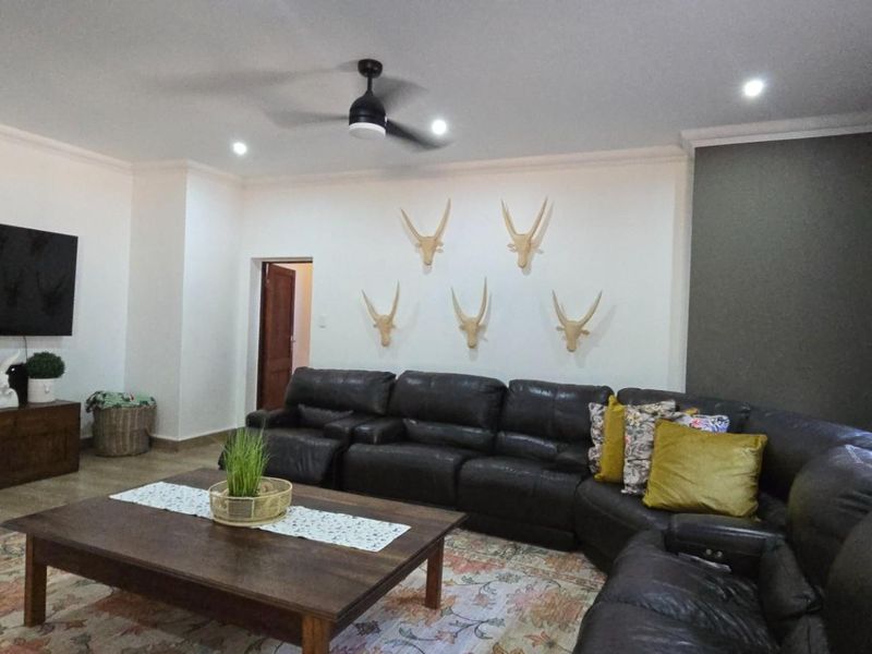 Where Family Memories Are Made - A Beautiful Double Storey Home in Roberts Estate, Clubville - Photo 9