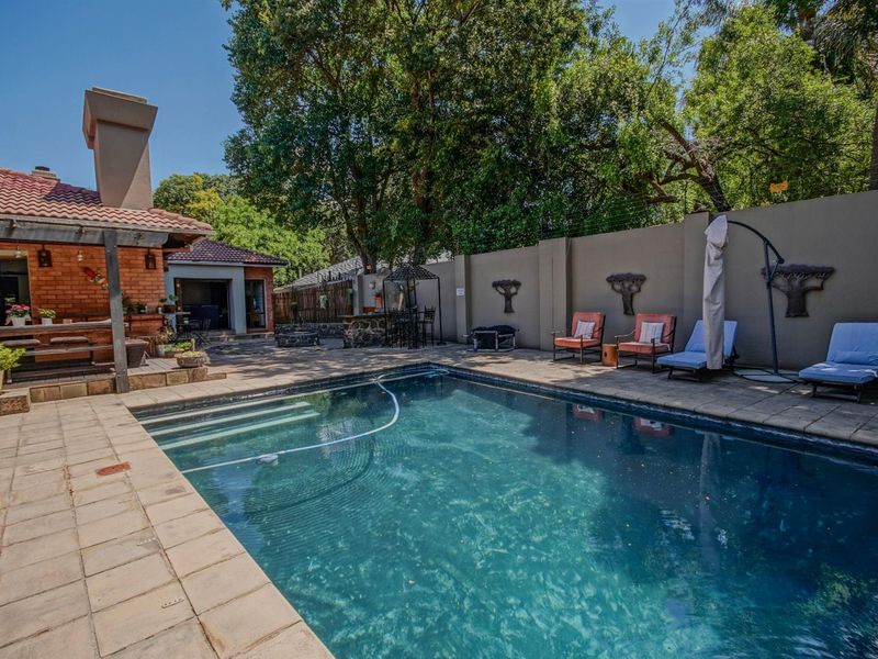 Private Home with Established Income Potential - Ideal for Professionals and Investors! - Photo 7