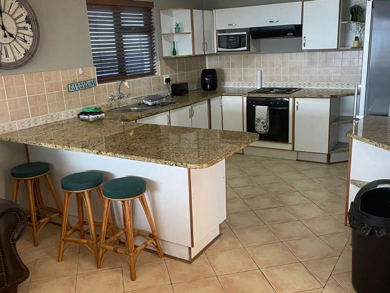 SHORT TERM - Furnished Apartment To Rent in Mossel Bay Western Cape - Photo 3