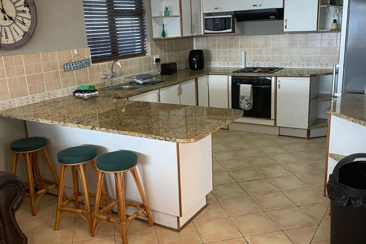 SHORT TERM - Furnished Apartment To Rent in Mossel Bay Western Cape - Photo 3