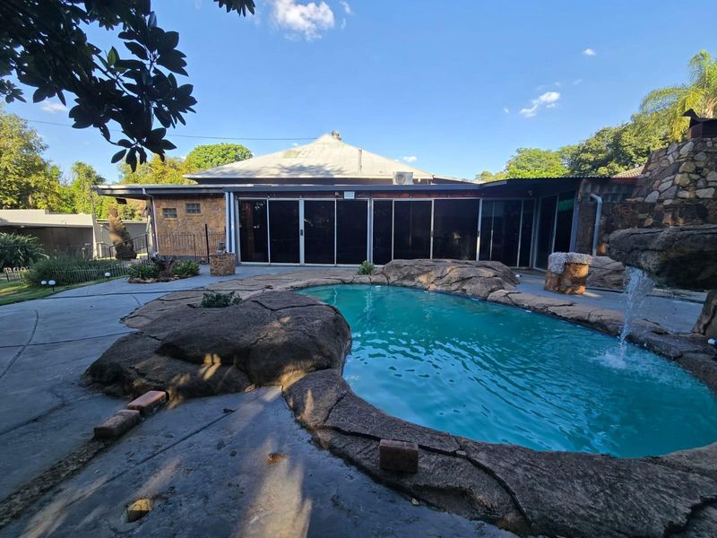 House For Sale in Capital Park, Pretoria - Photo 2