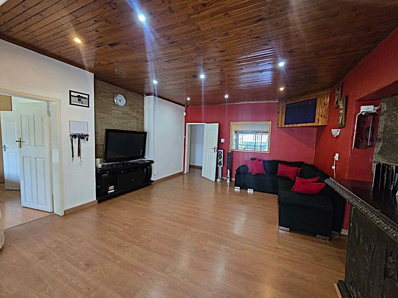 House For Sale in Capital Park, Pretoria - Photo 6