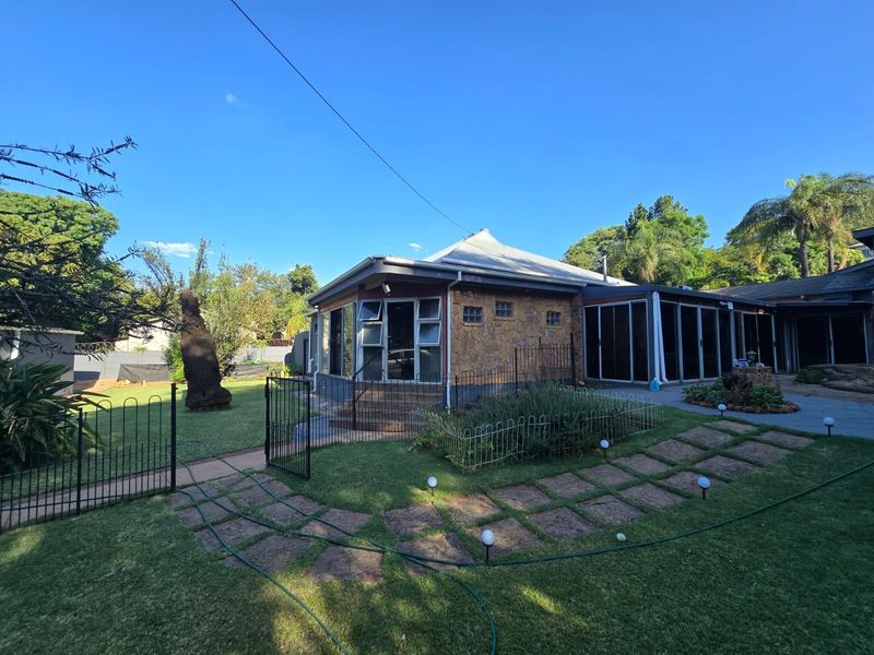 House For Sale in Capital Park, Pretoria - Photo 3