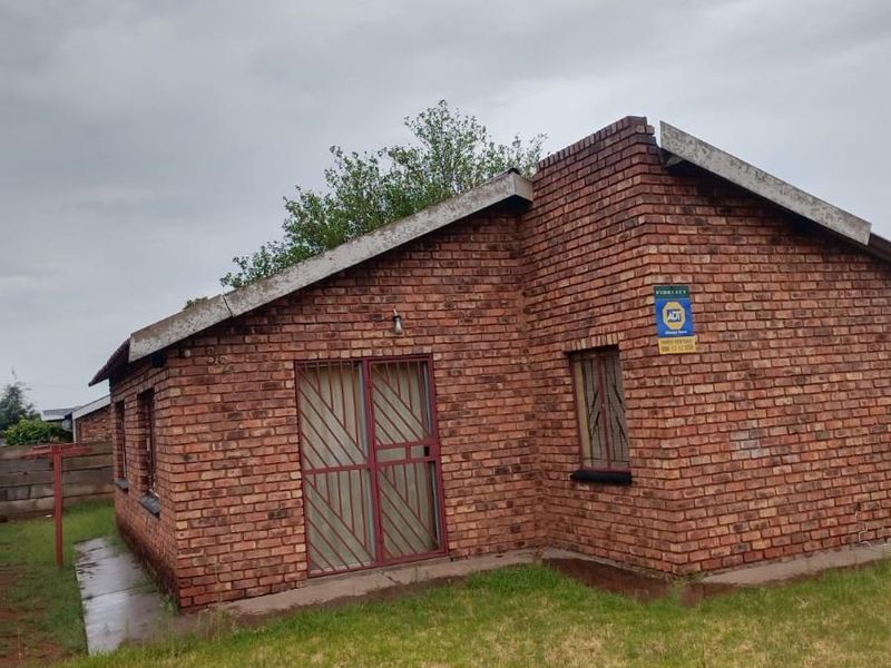 House For Sale in Roodepan, Kimberley - Photo 6