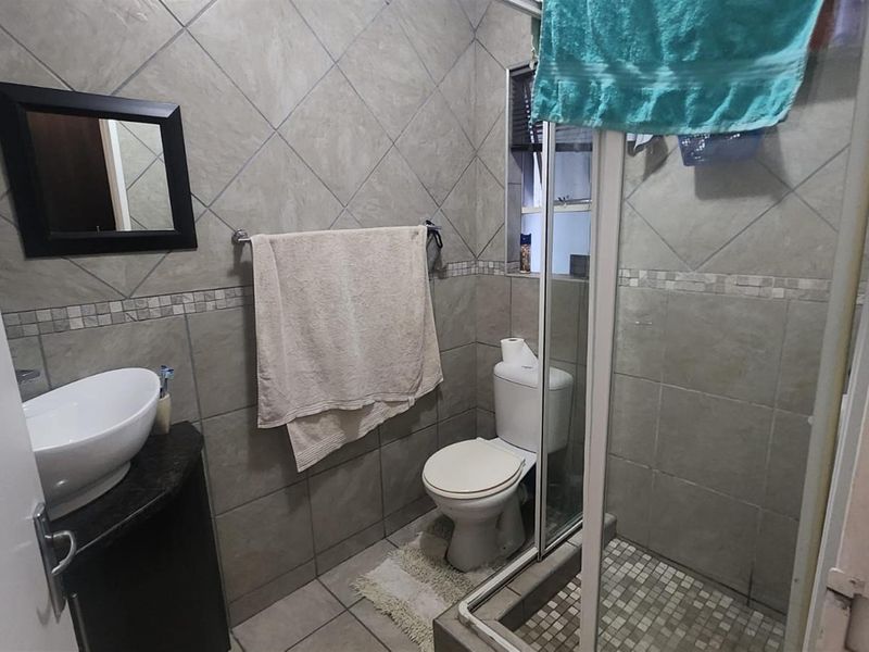 Stylish 3-Bedroom Unit to Sell in The Wilds - Photo 10