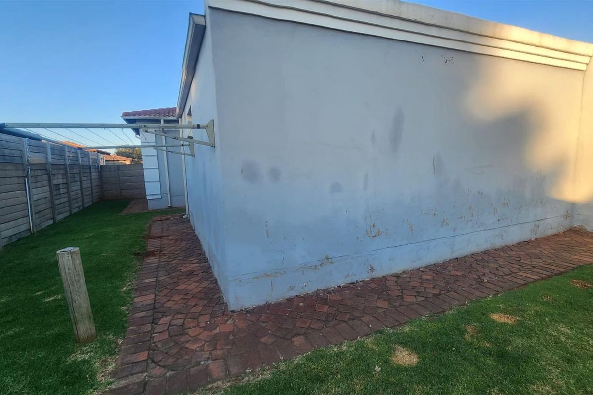 Stylish 3-Bedroom Unit to Sell in The Wilds - Photo 5