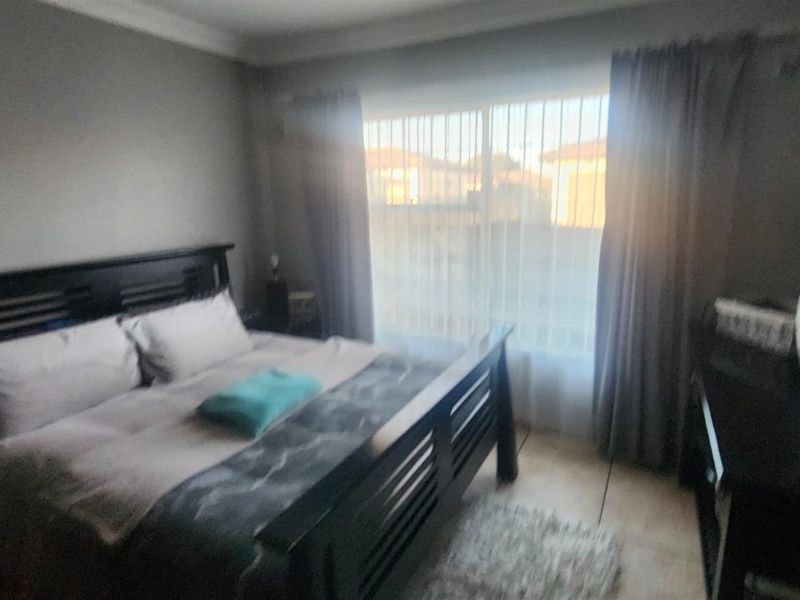 Stylish 3-Bedroom Unit to Sell in The Wilds - Photo 3