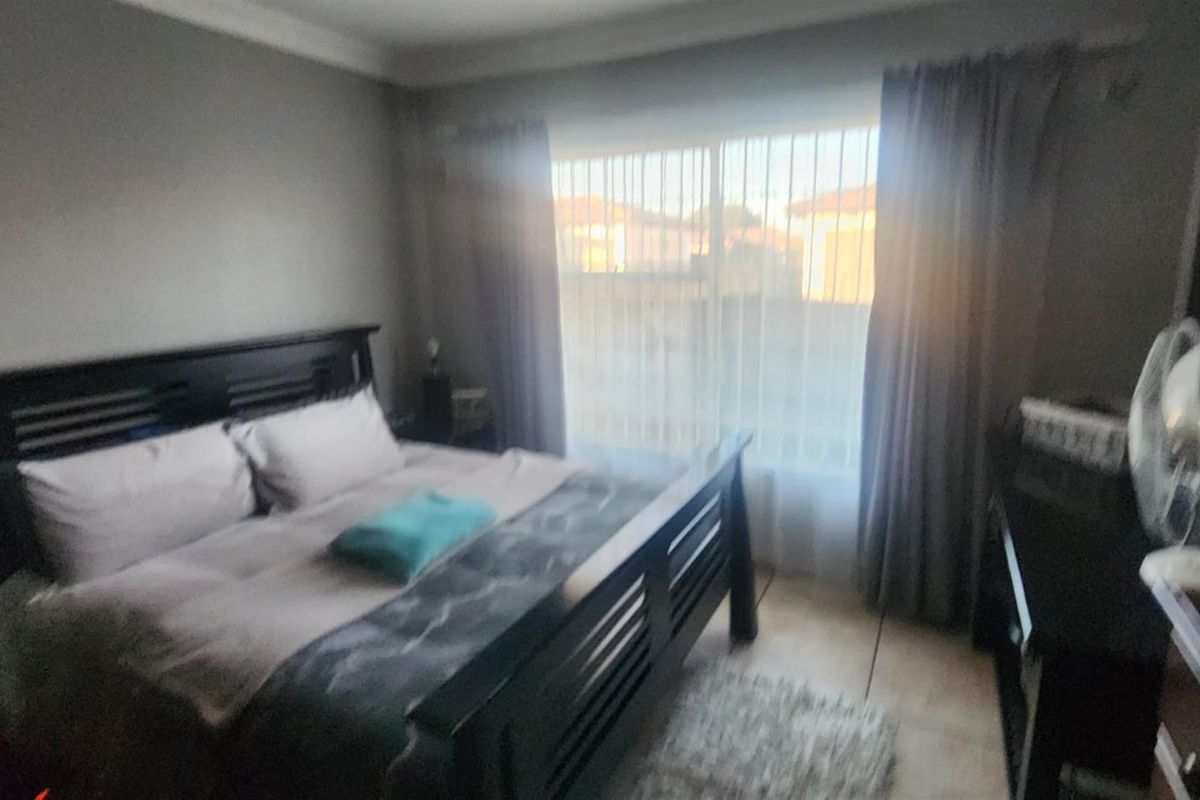 Stylish 3-Bedroom Unit to Sell in The Wilds - Photo 3