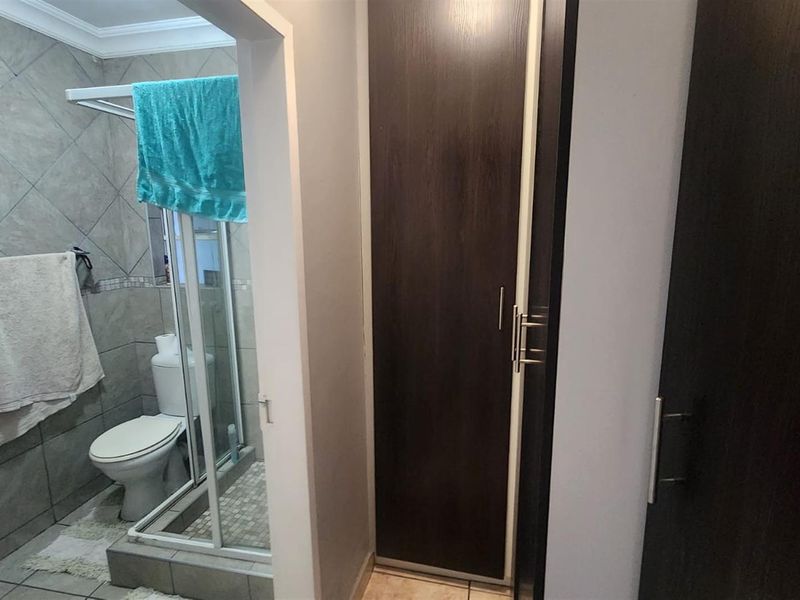 Stylish 3-Bedroom Unit to Sell in The Wilds - Photo 4