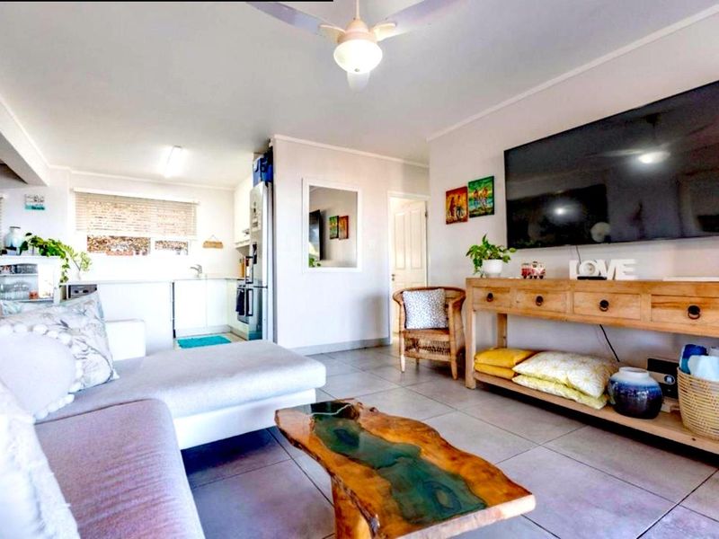 Gorgeous Apartment For Sale in Umdloti Beach, Umdloti, KwaZulu Natal - Photo 7