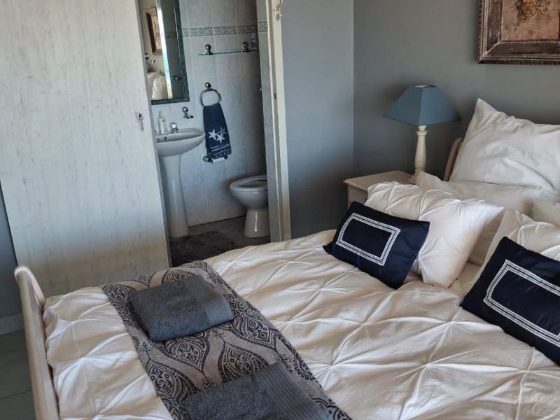 Luxury Holiday Coastal Escape - 3 En‐Suite Bedrooms, Jacuzzi, Gym, Bar - Sleeps 8 - Photo 10