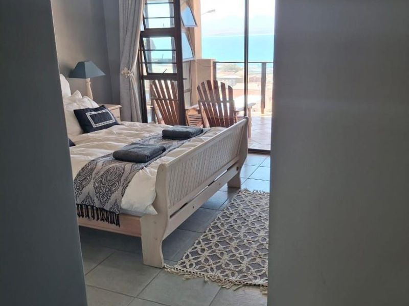 Luxury Holiday Coastal Escape - 3 En‐Suite Bedrooms, Jacuzzi, Gym, Bar - Sleeps 8 - Photo 9