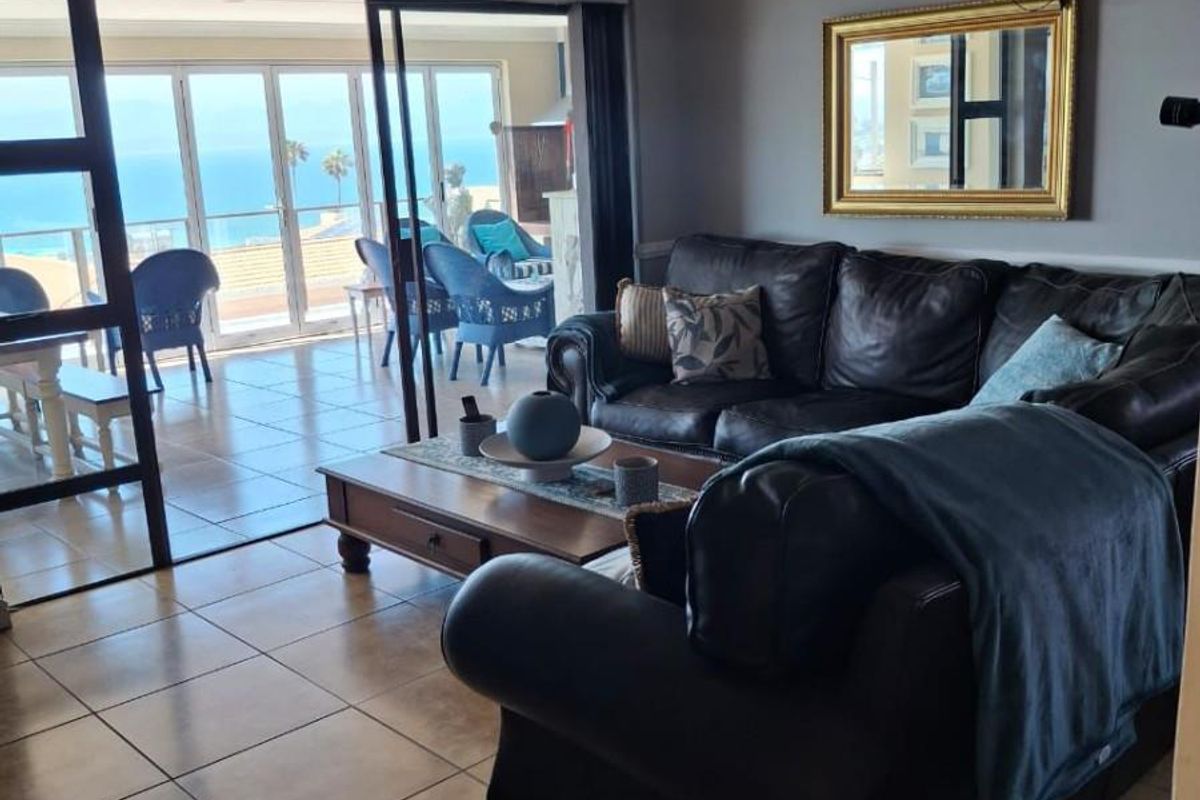 Luxury Holiday Coastal Escape - 3 En‐Suite Bedrooms, Jacuzzi, Gym, Bar - Sleeps 8 - Photo 4