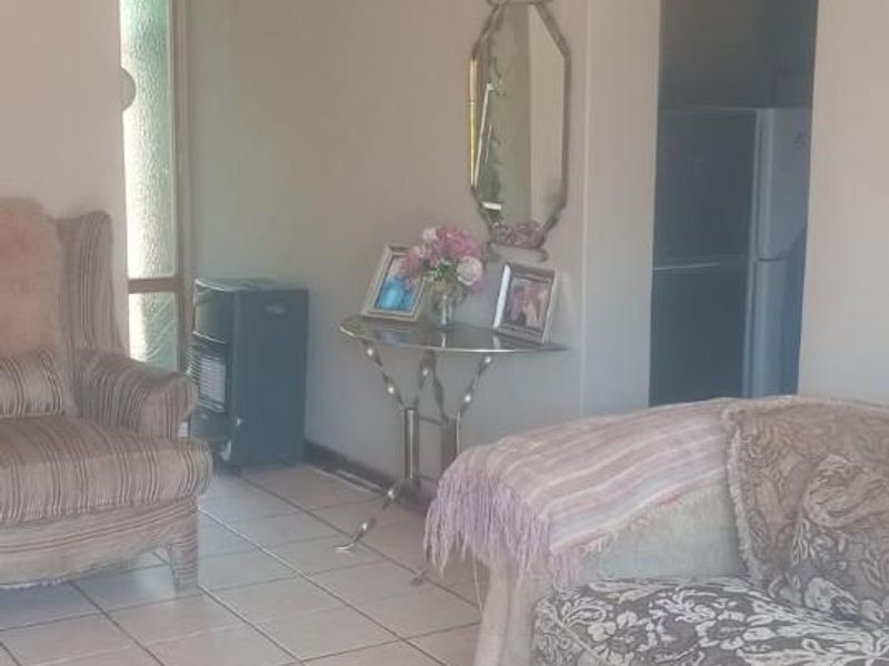 House For Sale in Ncandu Park Newcastle KwaZulu Natal - Photo 8