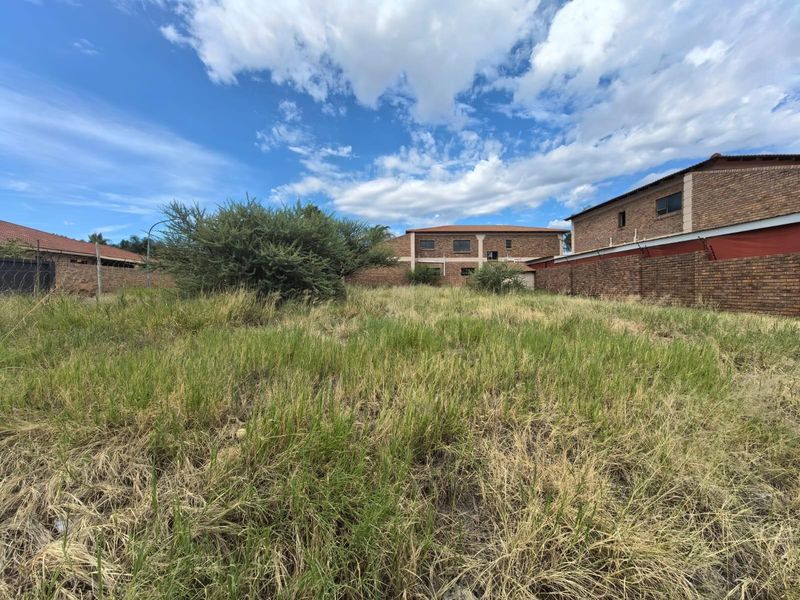 Build Your Vision: Prime VACANT Corner Stand in Desirable Hillcrest - Photo 2