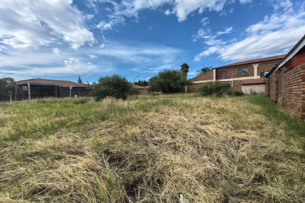 Build Your Vision: Prime VACANT Corner Stand in Desirable Hillcrest - Photo 4