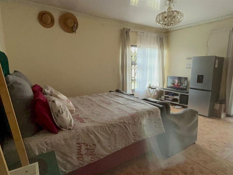 5-Bedroom with a Granny House (Commune) For Sale in Sasolburg Central, Sasolburg - Photo 9