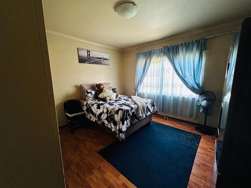 5-Bedroom with a Granny House (Commune) For Sale in Sasolburg Central, Sasolburg - Photo 6