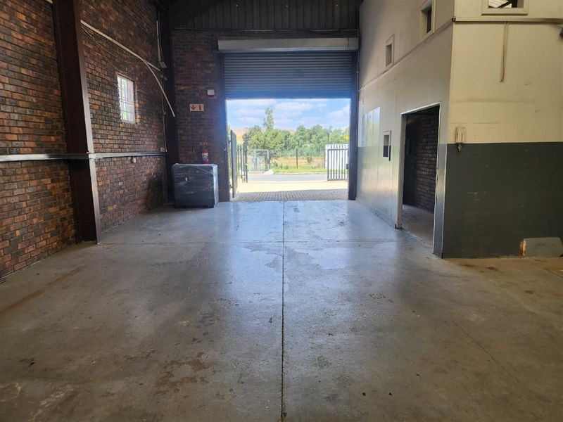 1 000m2 Industrial Property For Sale in Kya Sands. - Photo 6