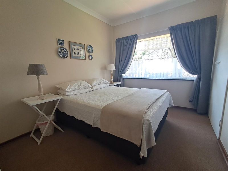 Elegant 4-Bedroom Family Residence with Flatlet, Pool and Entertainment area - Photo 7