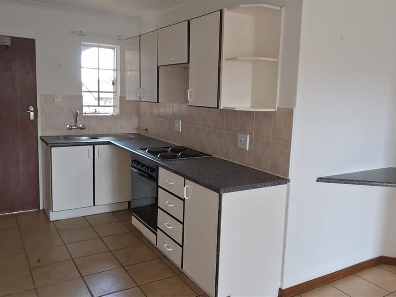 2 Bedroom Apartment For Sale in Highveld, Centurion - Photo 4