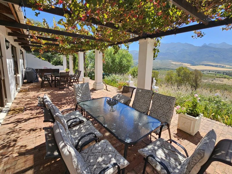 Spacious Elegant Home with Magnificent Views - Photo 6