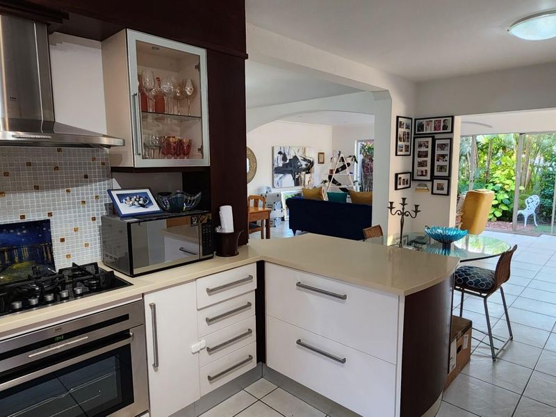 Townhouse To Rent in Umhlanga, KwaZulu Natal - Photo 9