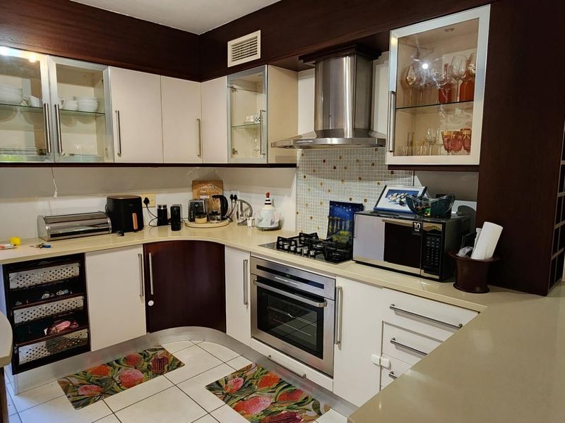 Townhouse To Rent in Umhlanga, KwaZulu Natal - Photo 8