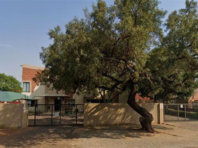 An easily Accessible Office or Training Center available to rent in Centurion - Photo 2