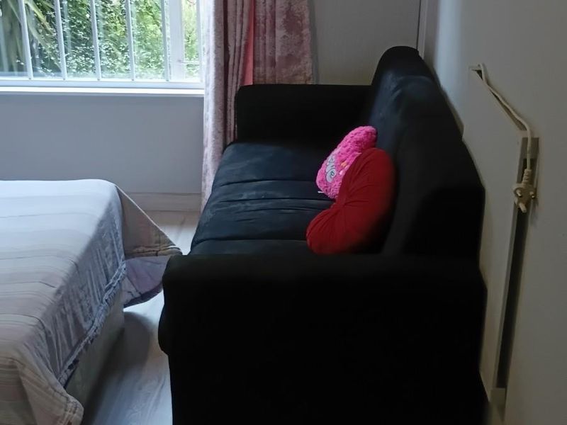 Duplex House in Bryanston, Sandton(Family and Pet Friendly) - Photo 10