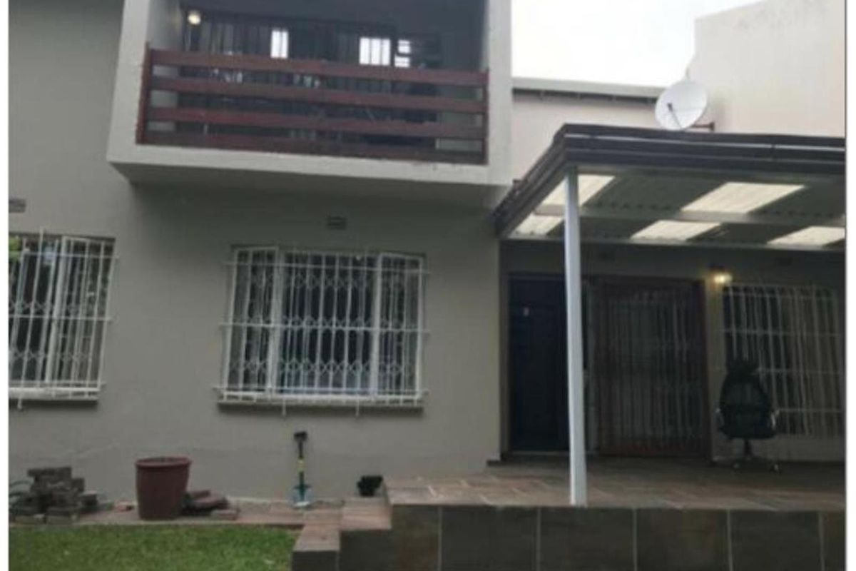 Duplex House in Bryanston, Sandton(Family and Pet Friendly) - Photo 2